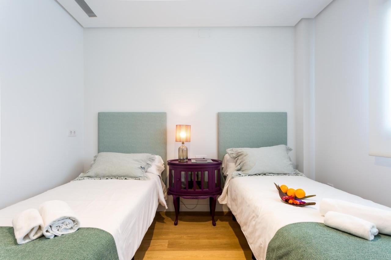 Apartamentos Rg Plaza De Espana Seville Luaran gambar