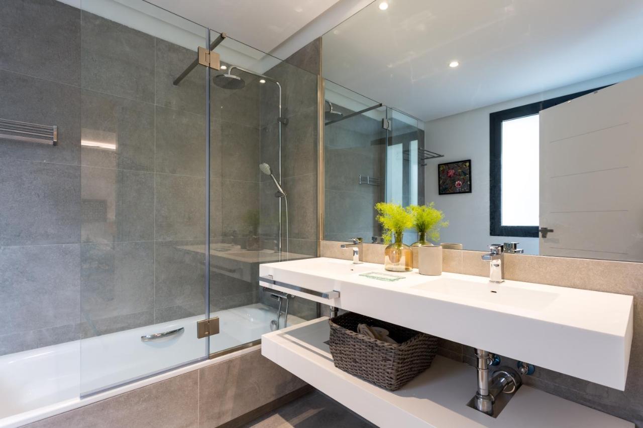 Apartamentos Rg Plaza De Espana Seville Luaran gambar