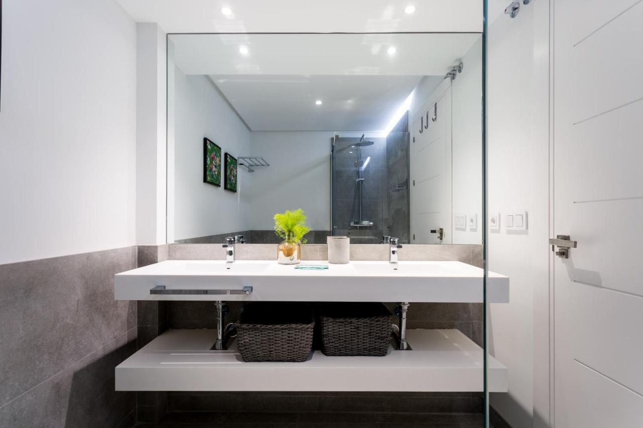 Apartamentos Rg Plaza De Espana Seville Luaran gambar