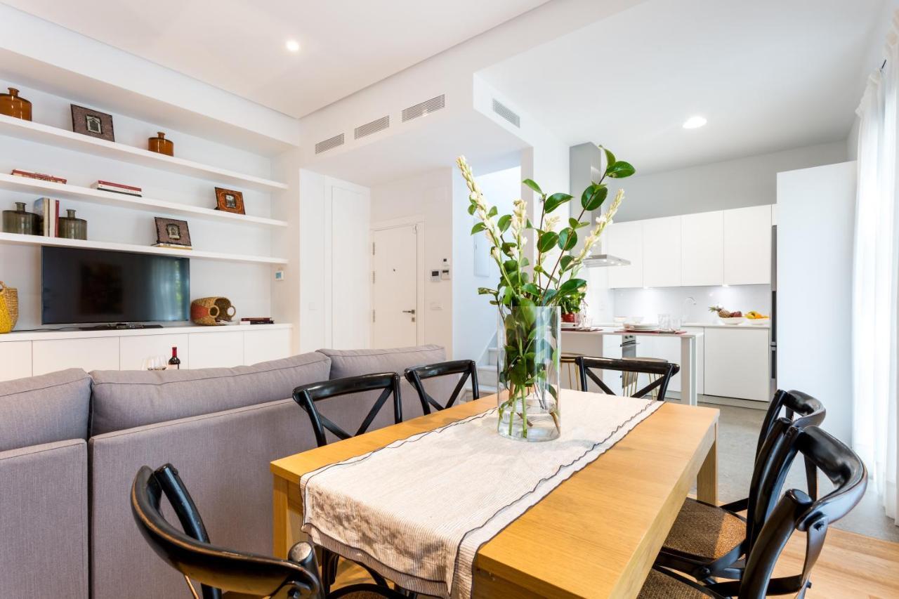 Apartamentos Rg Plaza De Espana Seville Luaran gambar