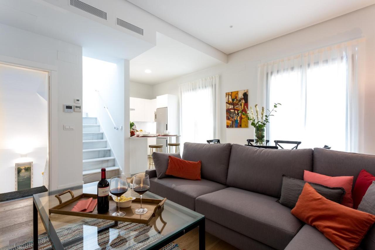 Apartamentos Rg Plaza De Espana Seville Luaran gambar