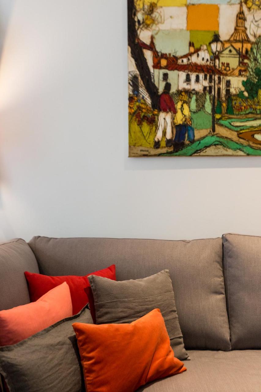 Apartamentos Rg Plaza De Espana Seville Luaran gambar
