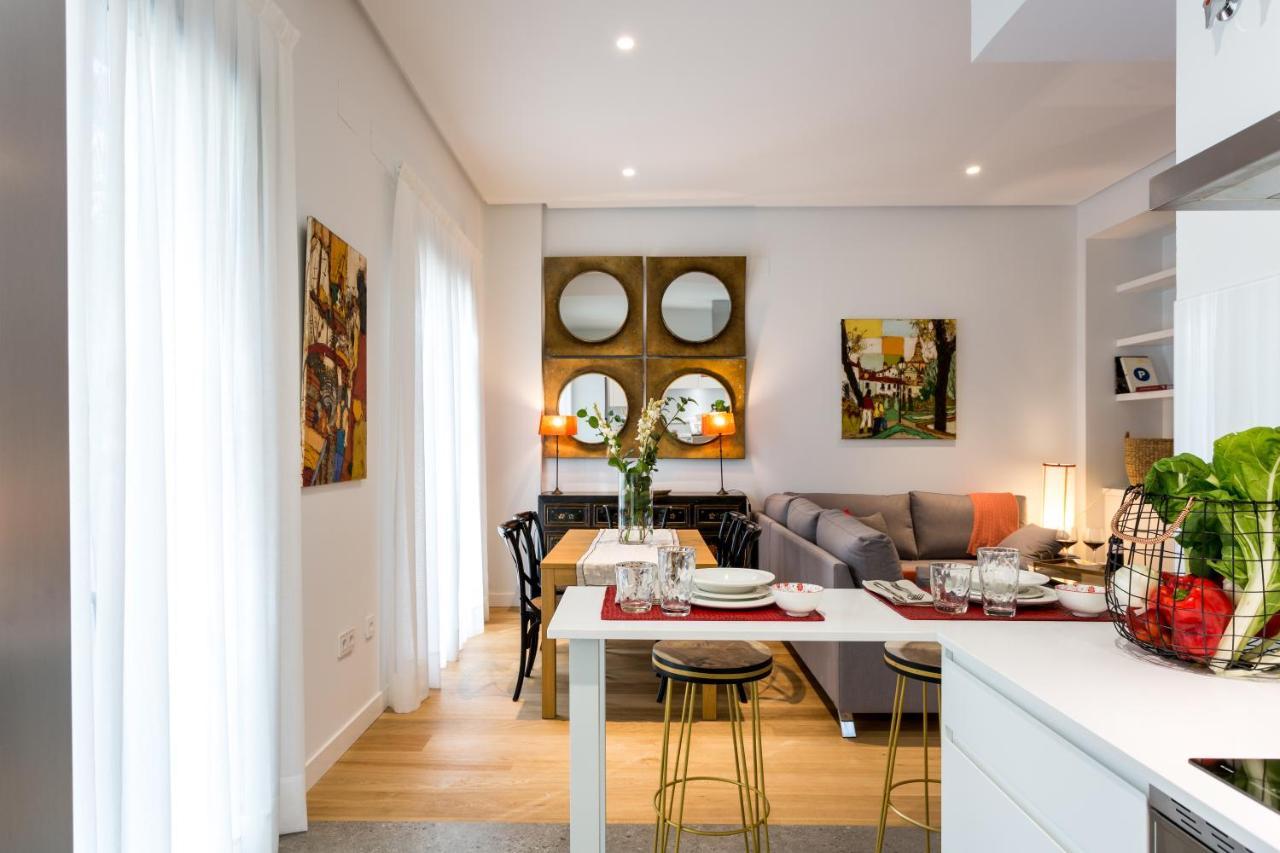 Apartamentos Rg Plaza De Espana Seville Luaran gambar