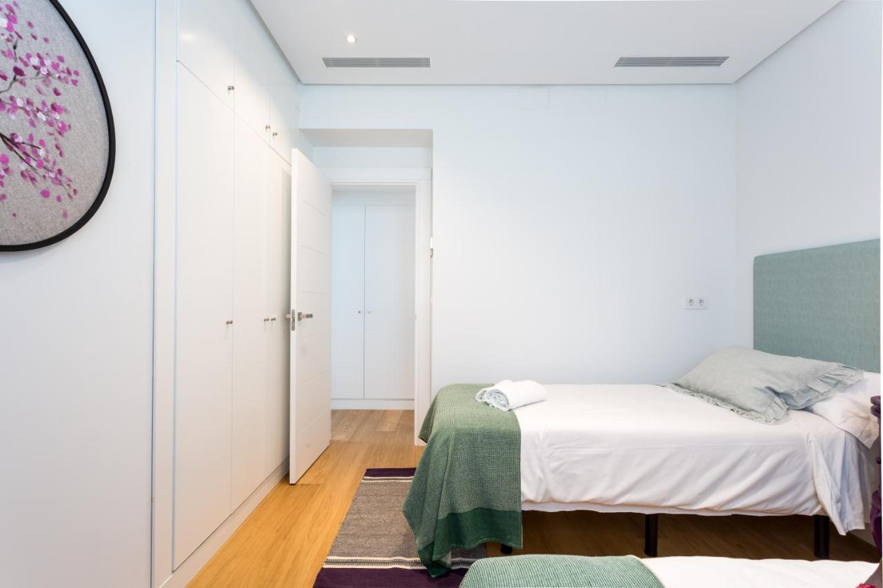 Apartamentos Rg Plaza De Espana Seville Luaran gambar