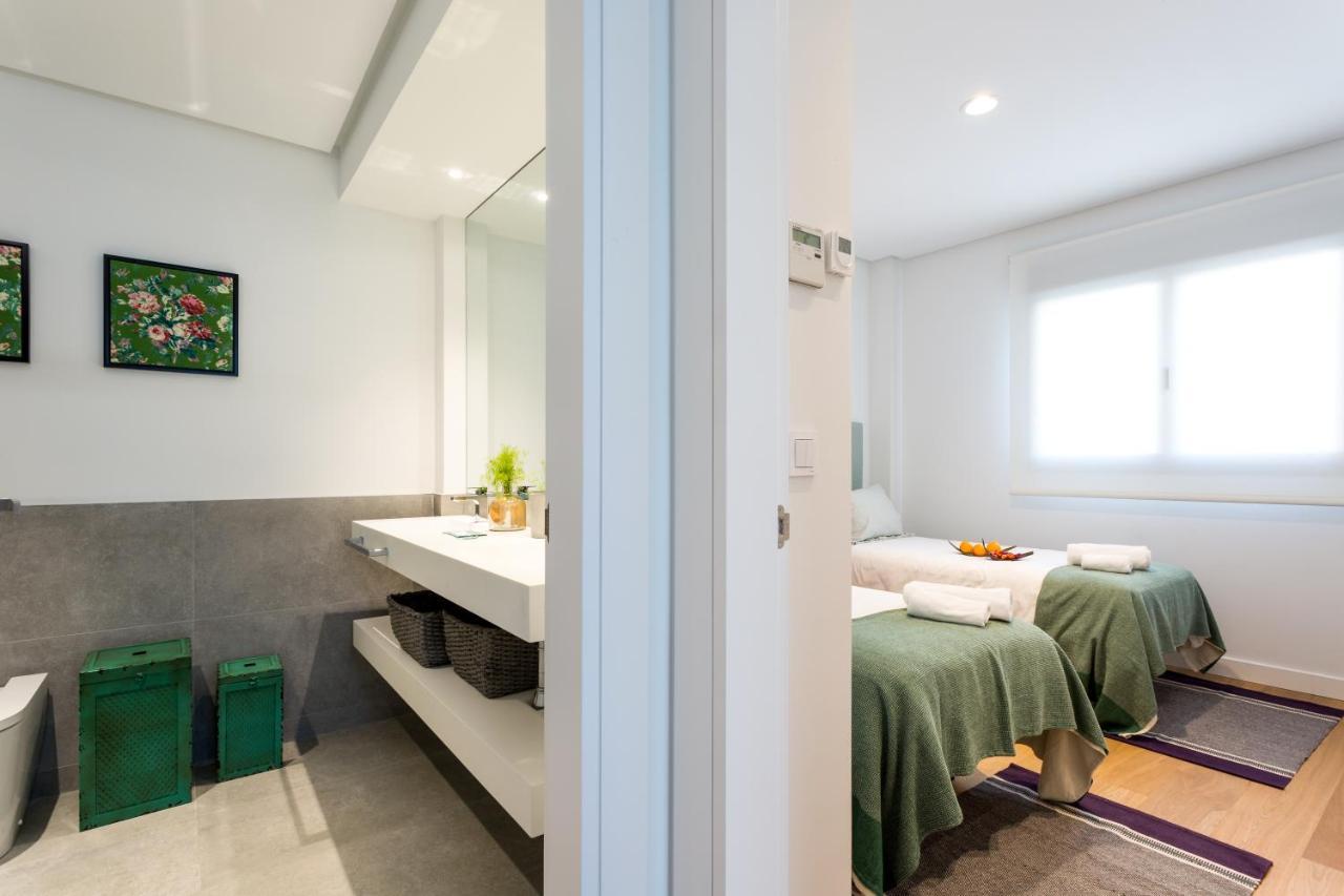 Apartamentos Rg Plaza De Espana Seville Luaran gambar