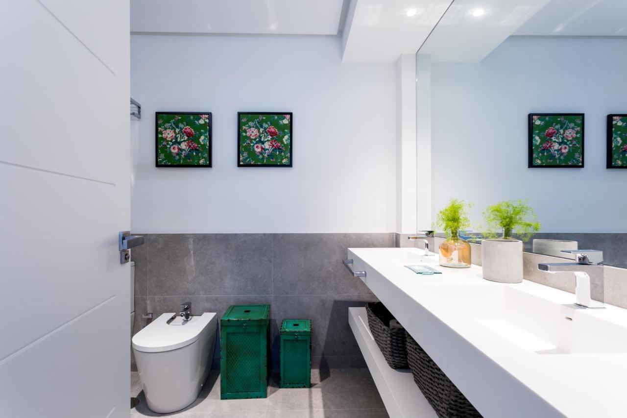 Apartamentos Rg Plaza De Espana Seville Luaran gambar